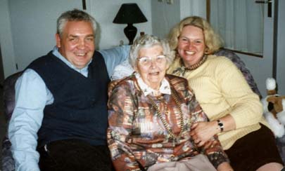 Teune-Erik-zus-tante.jpg (121293 bytes)